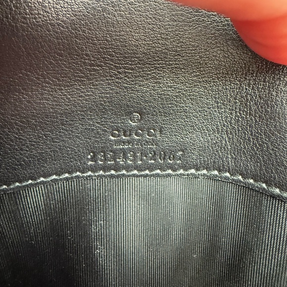 Gucci Black Embossed Leather Wallet with Gold Logo - Picture 6 of 10